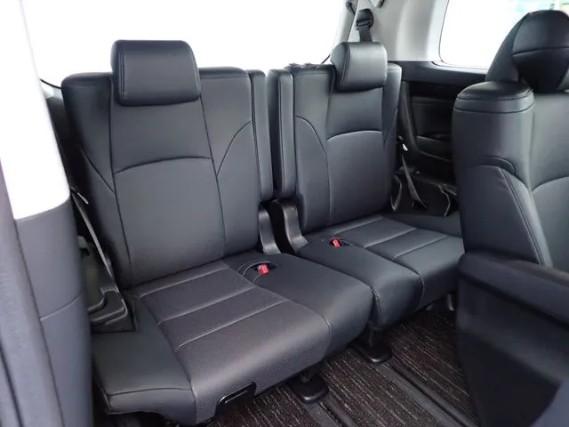 トヨタ　アルファード　４ＷＤ