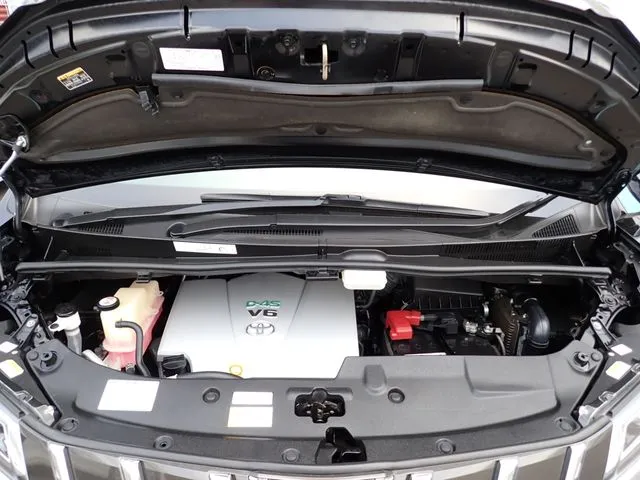 トヨタ　アルファード　４ＷＤ