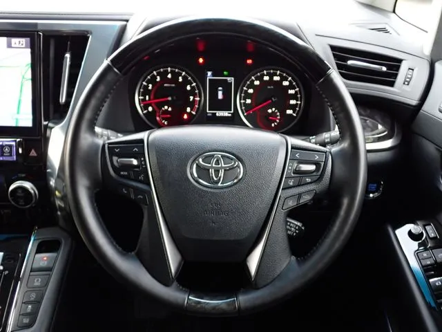 トヨタ　アルファード　４ＷＤ