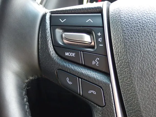 トヨタ　アルファード　４ＷＤ