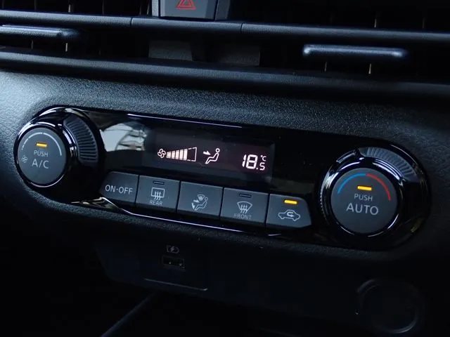 ノート(ニッサン)の車両写真