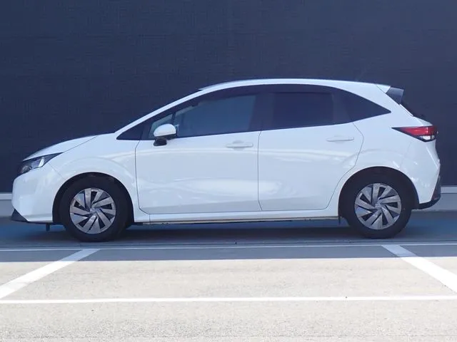 ノート(ニッサン)の車両写真