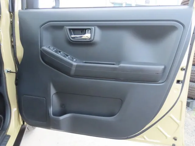 タフト（ダイハツ）の車両写真