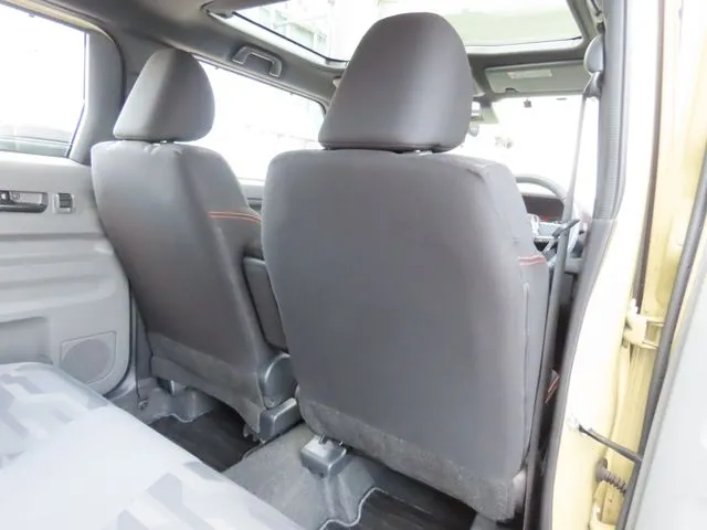 タフト（ダイハツ）の車両写真