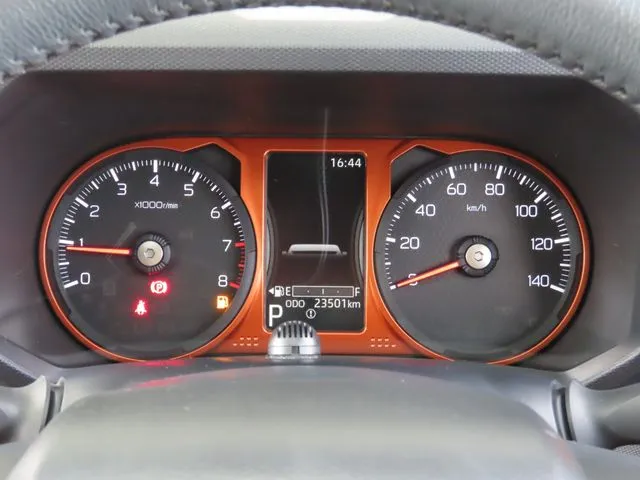 タフト（ダイハツ）の車両写真