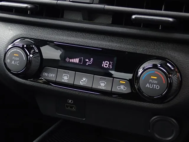 ノート(ニッサン)の車両写真