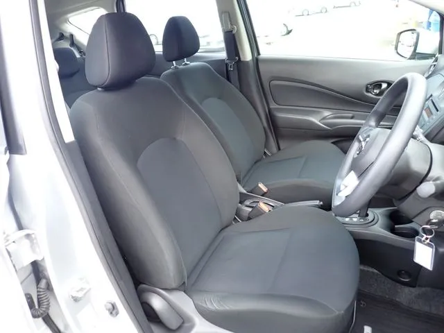 ノート（ニッサン）の車両写真