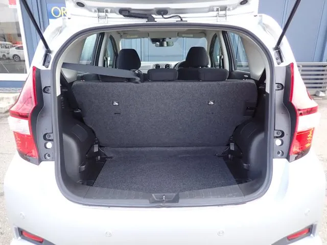 ノート（ニッサン）の車両写真