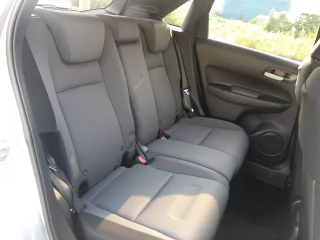 ホンダ　フィット　ｅ：ＨＥＶ　４ＷＤ