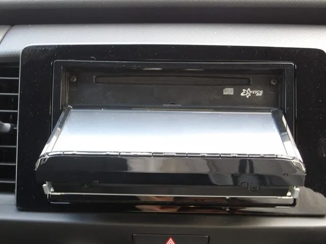 ホンダ　フィット　ｅ：ＨＥＶ　４ＷＤ