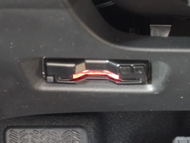 ホンダ　フィット　ｅ：ＨＥＶ　４ＷＤ