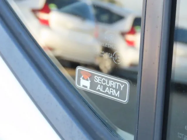 ミラ　イース（ダイハツ）の車両写真