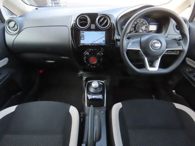 ノート（ニッサン）の車両写真