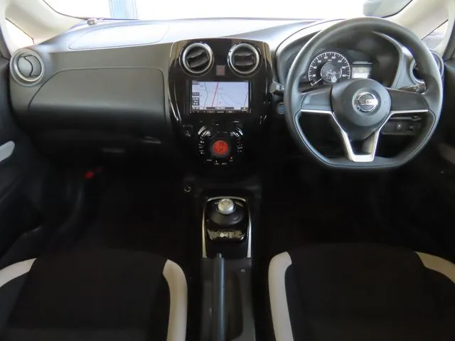 ノート（ニッサン）の車両写真