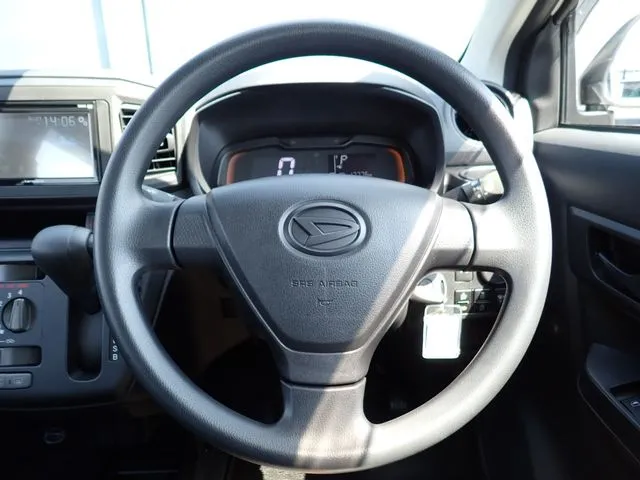 ミラ　イース（ダイハツ）の車両写真