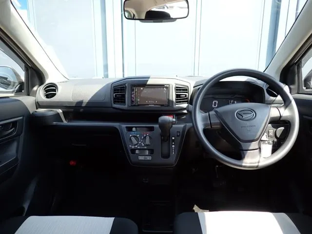 ミラ　イース（ダイハツ）の車両写真