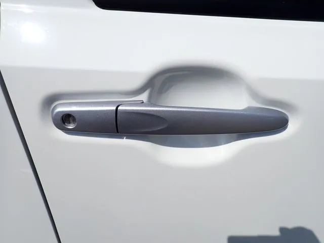 ミラ　イース（ダイハツ）の車両写真