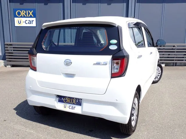 ミラ　イース（ダイハツ）の車両写真