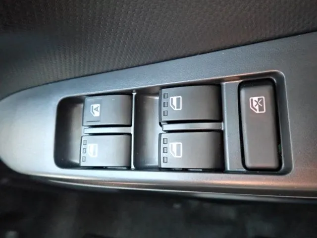 ミラ　イース（ダイハツ）の車両写真