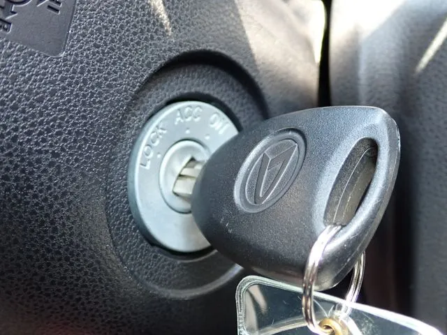 ミラ　イース（ダイハツ）の車両写真