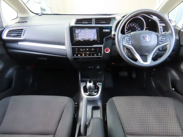 ホンダ フィット ハイブリッド 4WD