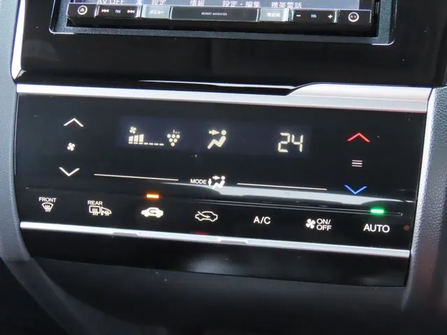 ホンダ フィット ハイブリッド 4WD