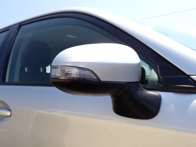 トヨタ　カローラフィールダー　ハイブリッド