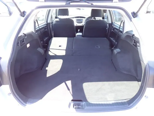 トヨタ　カローラフィールダー　ハイブリッド