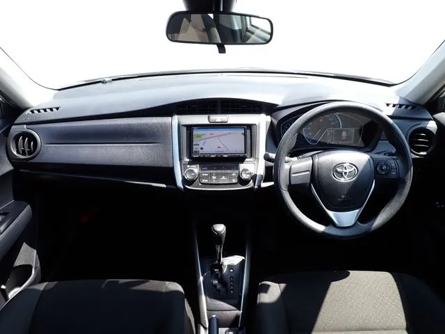 トヨタ　カローラフィールダー　ハイブリッド