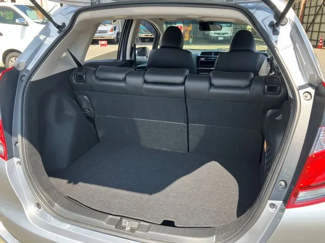 ホンダ フィット ハイブリッド 4WD