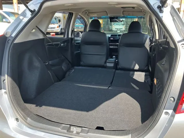 ホンダ フィット ハイブリッド 4WD