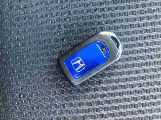 ホンダ フィット ハイブリッド 4WD