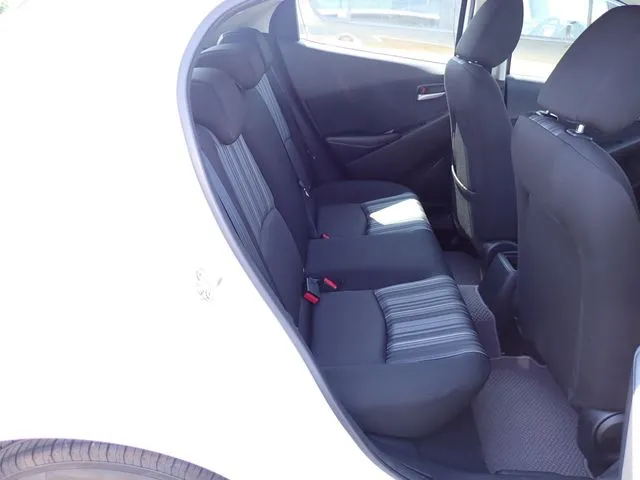 マツダ　デミオ