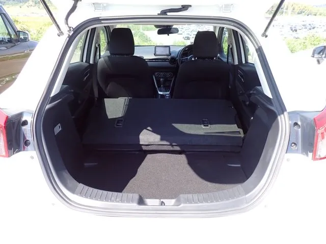 マツダ　デミオ