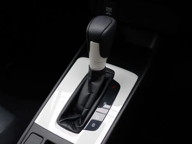 ホンダ　フィット　ｅ：ＨＥＶ