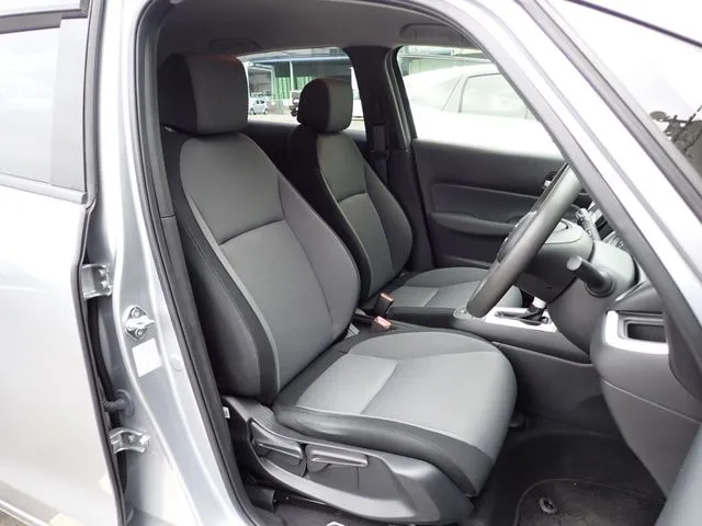 ホンダ　フィット　ｅ：ＨＥＶ