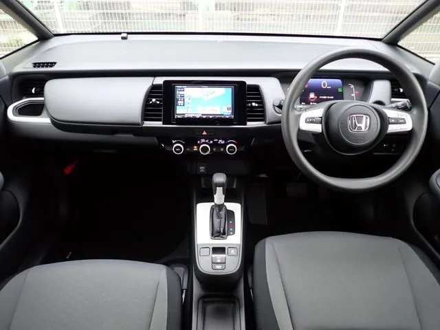 ホンダ　フィット　ｅ：ＨＥＶ