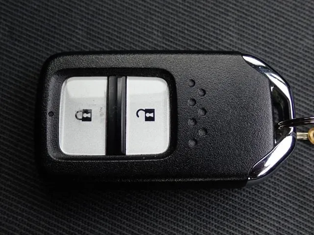 ホンダ　フィット　ｅ：ＨＥＶ