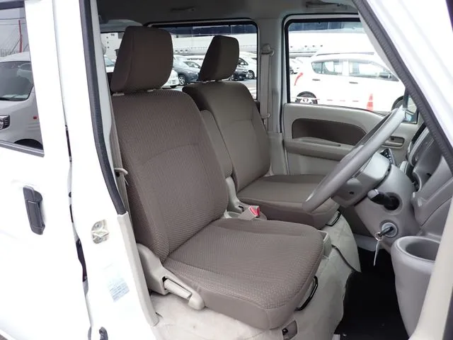 エブリイバン（スズキ）の車両写真