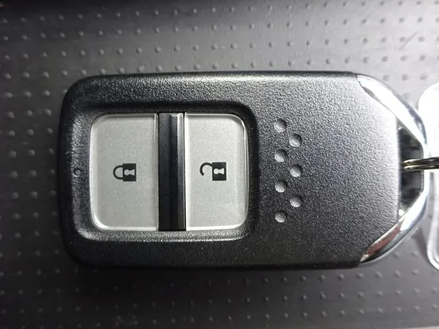 ホンダ　フィット　ｅ：ＨＥＶ