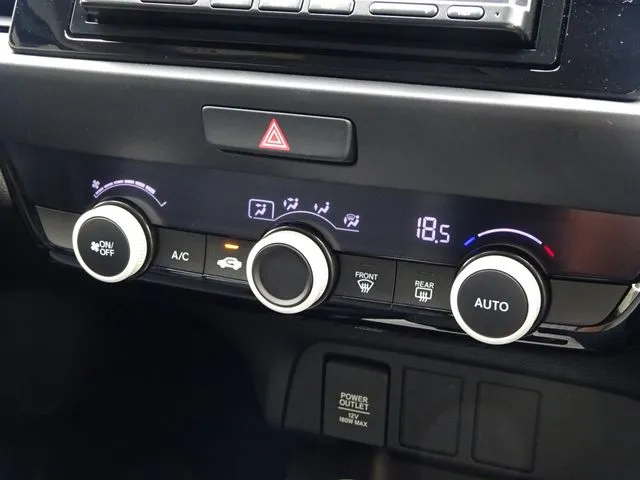 ホンダ　フィット　ｅ：ＨＥＶ