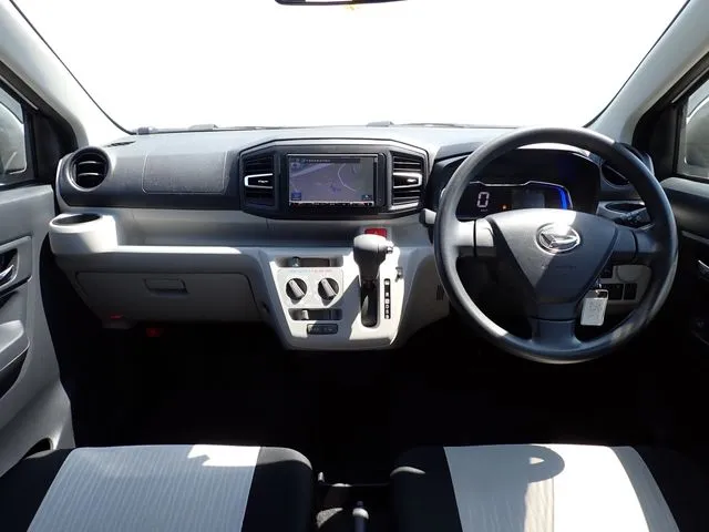 ミラ イース(ダイハツ)の車両写真