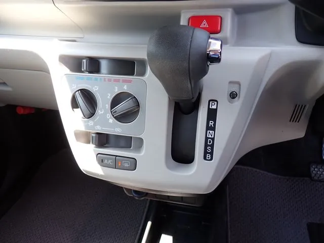 ミラ イース(ダイハツ)の車両写真