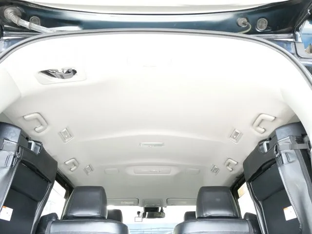 トヨタ　ヴォクシー　ハイブリッド