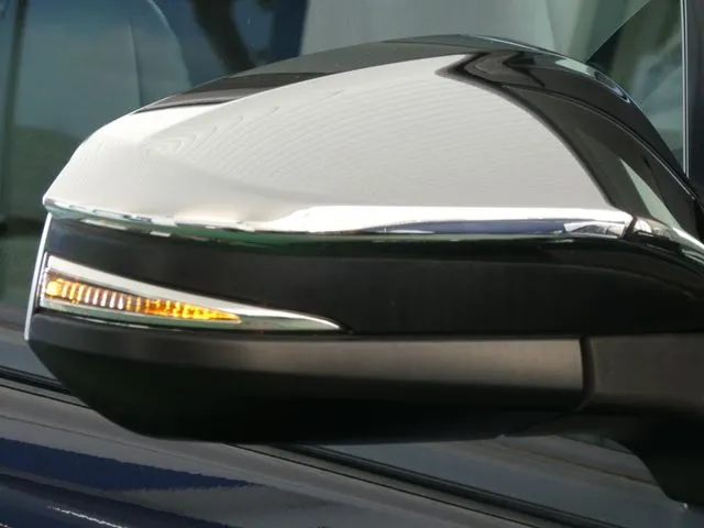 トヨタ　ヴォクシー　ハイブリッド