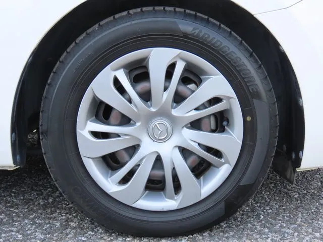 ＭＡＺＤＡ２（マツダ）の車両写真