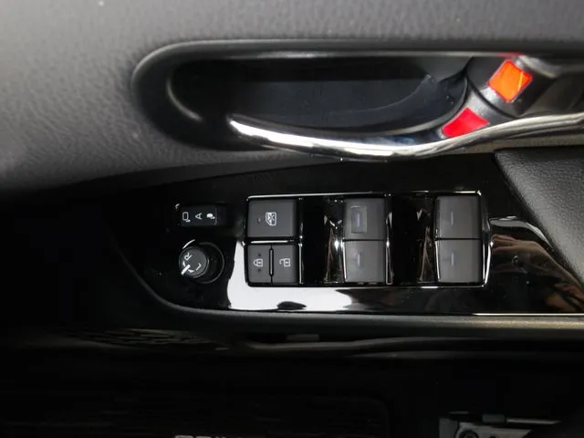 トヨタ　プリウス