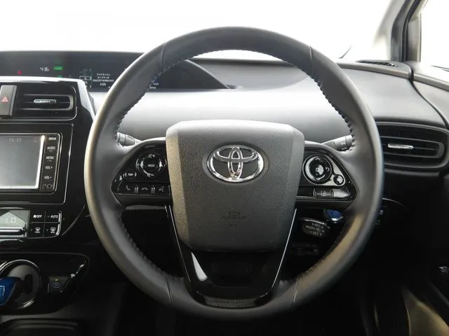 トヨタ　プリウス