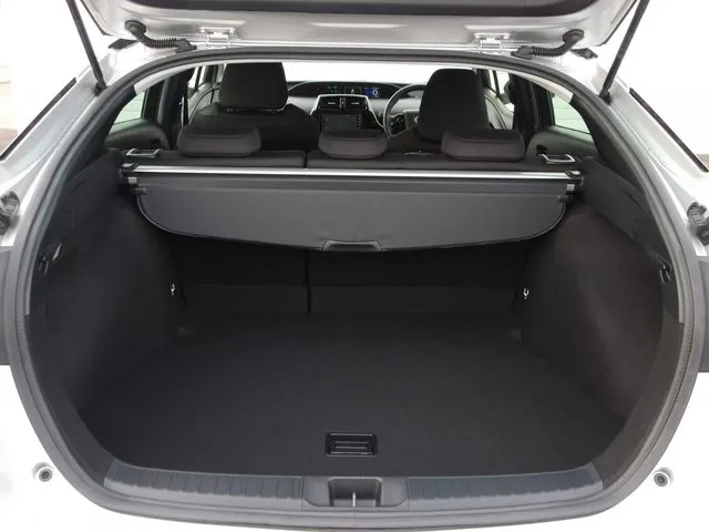 トヨタ　プリウス