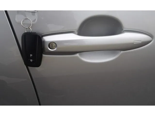 トヨタ　プリウス